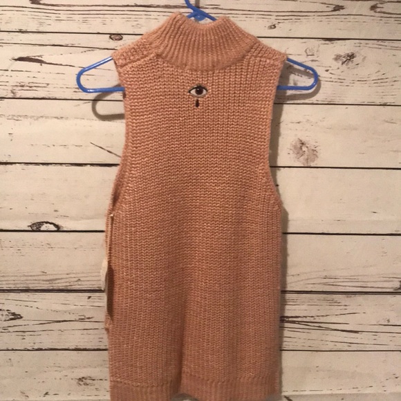 Mock Neck Sleeveless Sweater - Picture 2 of 3